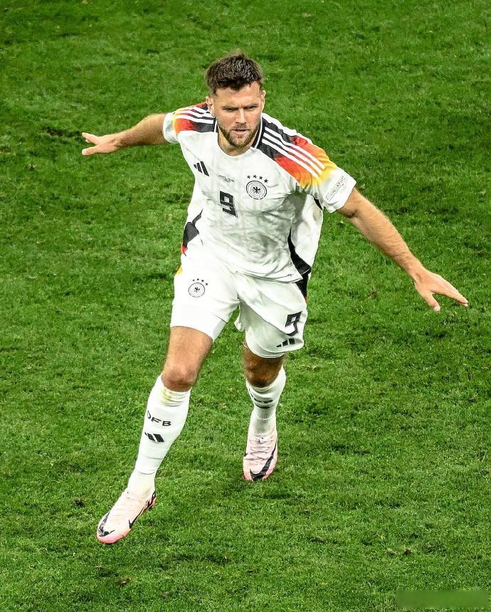 波兰队轻取德国队，波尔高光表现